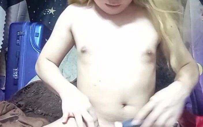 Reynaldo6: Королеве нужно сделать много видео для людей