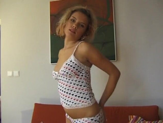 Flash Model Amateurs: BTS solo action from hot blonde girl