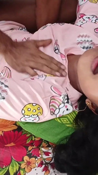 Desi ragazza multipli vestiti intensa sessione di sesso hardcore - vero amatoriale