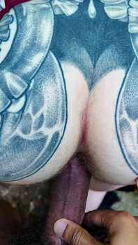 숲속의 관음증 환자가 두 년과 섹스하다