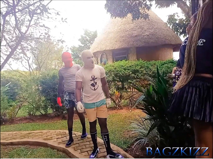 BAGZKIZZ: Trio hardcore nella cabina delle vacanze