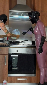 Mistressae's Experimental Kitchen Epizod 1: Omlet analny Aux Oeufs