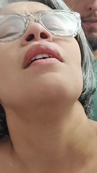 Výměna ručníků a více Mezi nevlastním bratrem a nevlastní sestrou. Španělské porno.