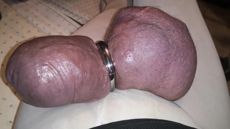 Monster_Meat_: Bombeie-o uma e outra vez