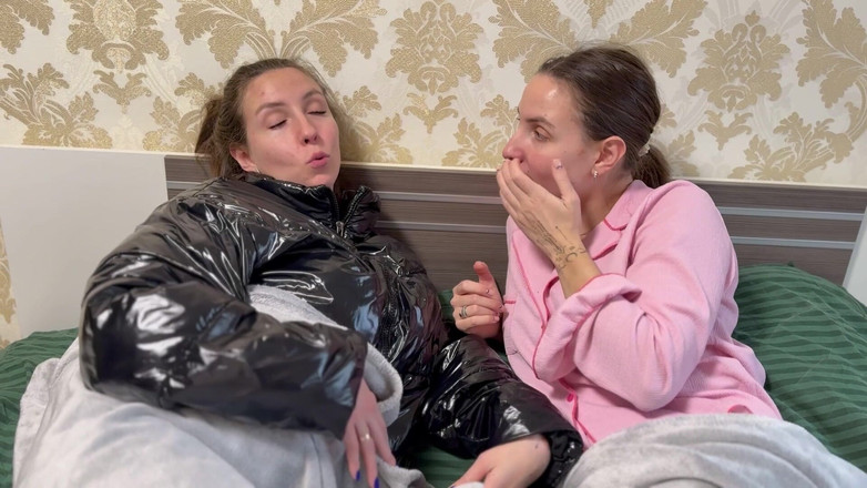 Hottie goddess: 폐허가 된 비닐: 노, 침, 더러운 재미