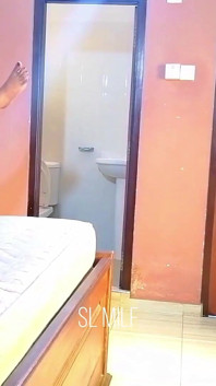 Doručovatel z KFC zaklepal na dveře, když jsem šukal svou manželku