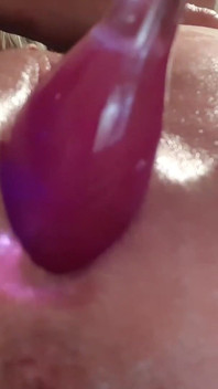 Zblízka My Masturbate a Anal Finge