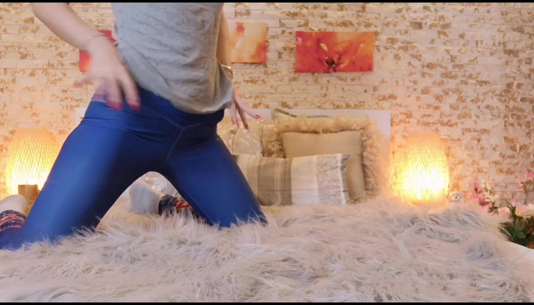 Erotic Tanya: Boyfriend gets surprise video