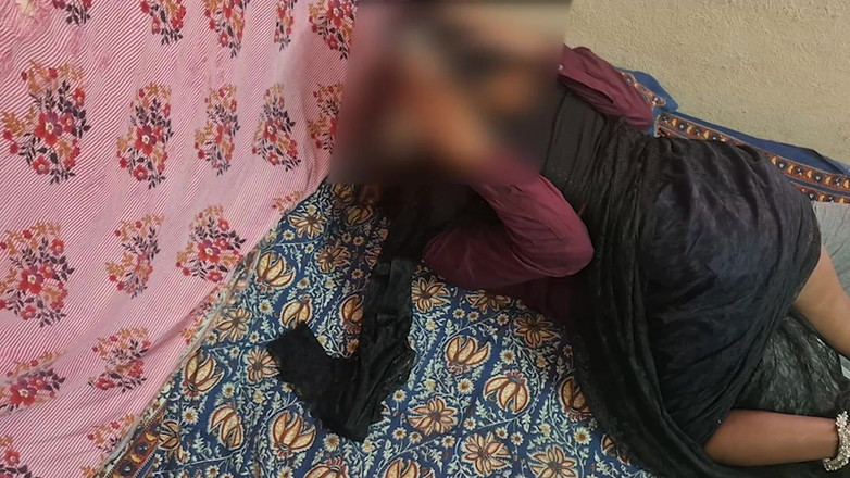 Delightrose: La Moglie Indiana Lo Tradisce in Un Trio