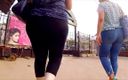 Katrin Porto: Grandotas leggings caminan sin bragas