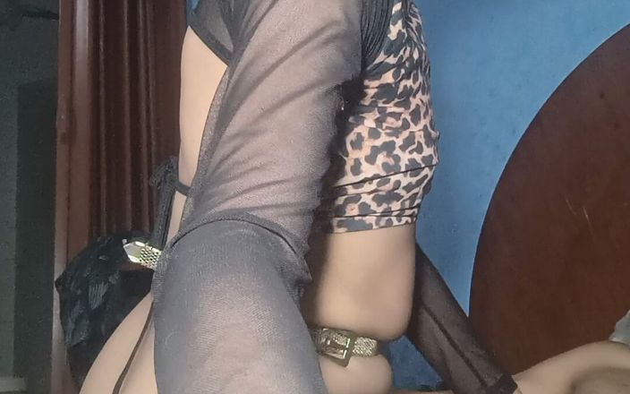 Femboy from Colombia: 지금 이곳에서 새로운 사랑이 탄생합니다