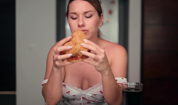 Mrs Peachesxx: Eat a Delicious Handmade Burger Mmm Yummy