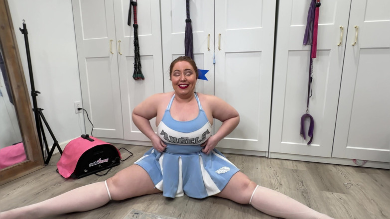 KinkyKatie: Kisah pembimbing sorak awek montel jalang - Kinky Katie