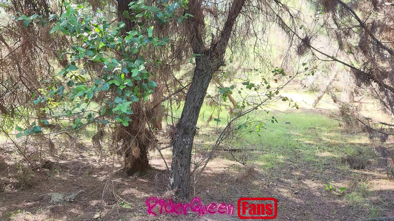 Riderqueen BBW Step Mom Latina Ebony: Riderqueen आउटडोर: आउटडोर प्रशंसकों के लिए वीडियो