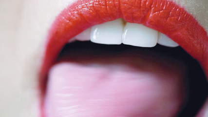 Art By SoftApproach: Červená rtěnka kouření