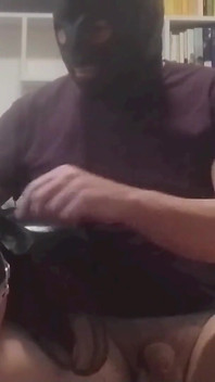 30 minutos MILF follada con la boca, con los ojos vendados y atada, tragando semen