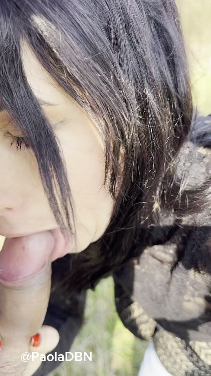 PaolaDbn: Exhib venku kouření stříkání