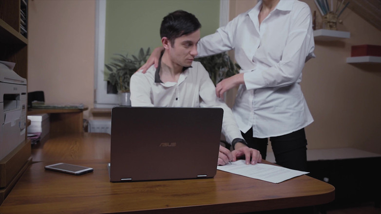 MarVal Studio: MarVal - Eu fodi com meu chefe em seu escritório e...
