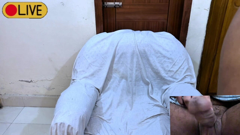 Your Boy's Cum: Hintli kadın canlı kayıt yapıyor