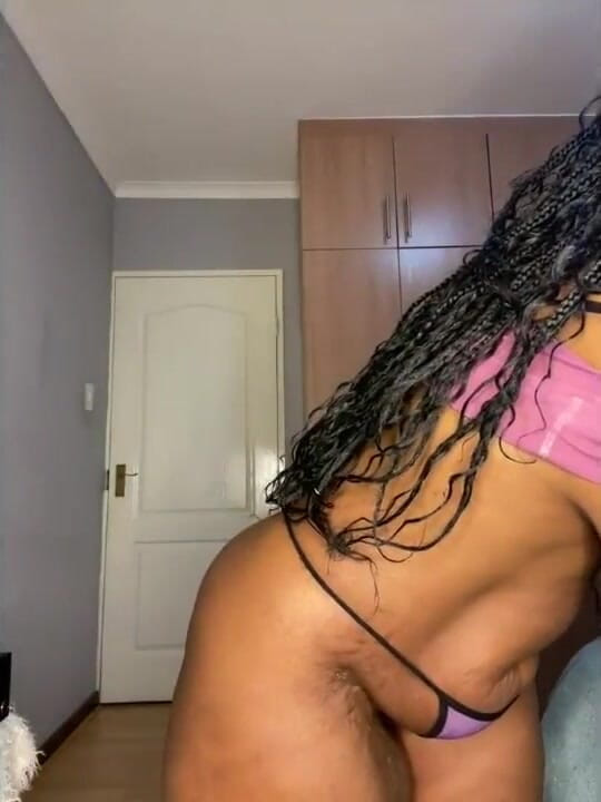 Legendary Booty Overdose: İri güzel kadın anal oyun ve göte tapma
