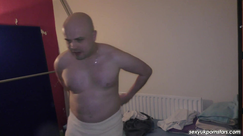 100% Amateur Gangbang and Bukkake from the UK!: प्यारी अंग्रेज सुनहरे बालों वाली की सौना में चुदाई