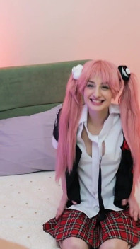 Awek hentai kurus Sasha Paige berseronok dengan zakar gemuk