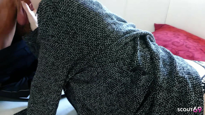 Scout69: Lia louise si pacar culun dengan sepatu kacamata jerman dientot...