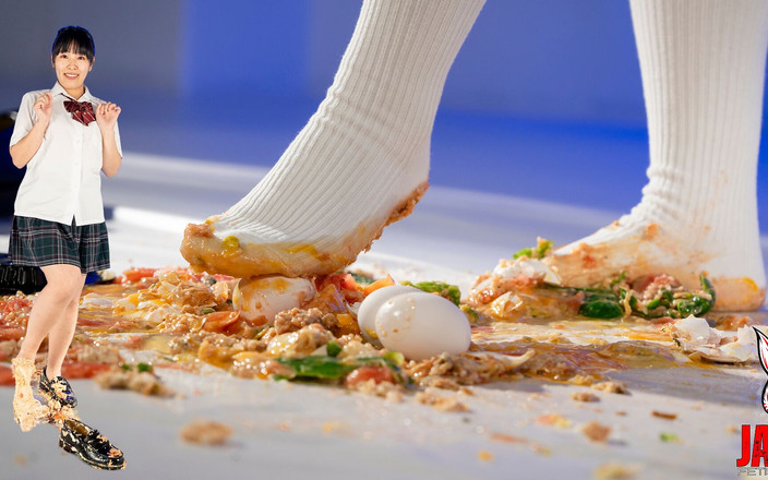 Japan Fetish Fusion: 微笑着蹭的快乐：食物粉碎由miu kiritani制作（4k视频）