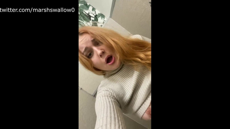 Marshswallow: Echte öffentliche masturbation in der toilette