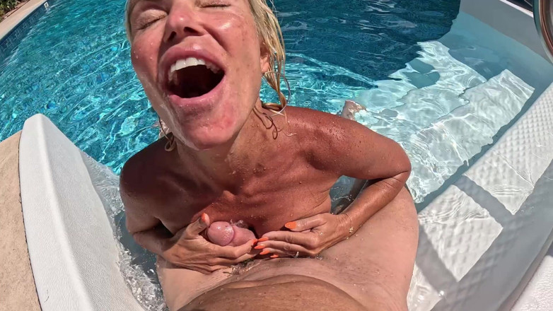 Tatiana Steele: Super Hot MILF Tatiana Steele Gives Ian a POV BJ...