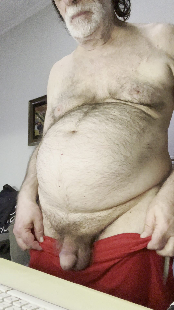 Coach Karl dude lodge: 2025-12-08 चमकती जिम शॉर्ट्स