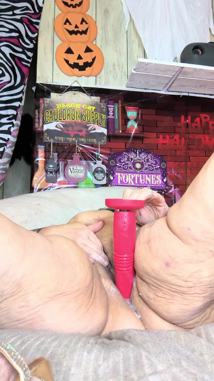 HerculesnVENUS: Jej imię znajduje się na ścianach łazienki na dobry czas call Davisdesires