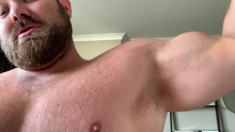 Jack stacked: Zweterige kont sportschool Sesh