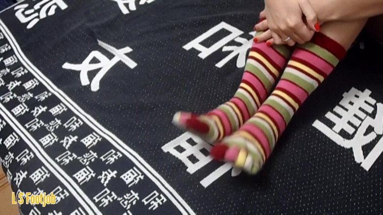 Footjob life style: Подруга в горячем в любительском видео от первого лица