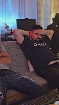 L'amico Turco Etero Con Il Cazzone È Più Comodo - Masturbazione Reciproca E Pompino