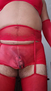 Ils m’ont punie avec une cage de chasteté parce que j’aime vraiment jouer avec le clitoris de ma fille