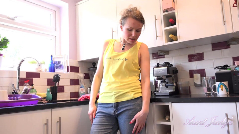 Aunt Judy's: AuntJudys - 46yo natural fullbush milf Alexia (JOI)