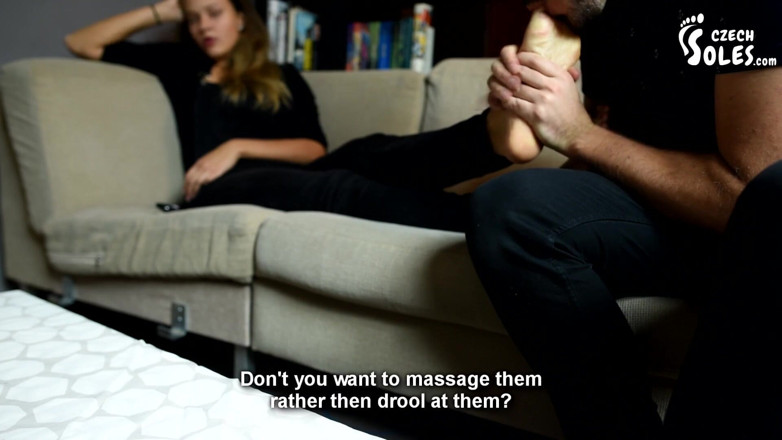 Czech Soles - foot fetish content: 無知な意地悪な妻の足を崇拝