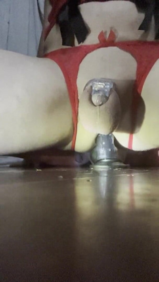 Emilyyy Maeee: Emily Mae Chastity Cage zamknięte
