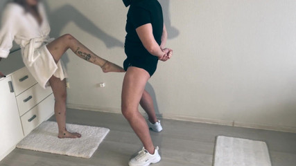 Amateur_fetish: Ballbusting nastolatków 1 | kąt 2