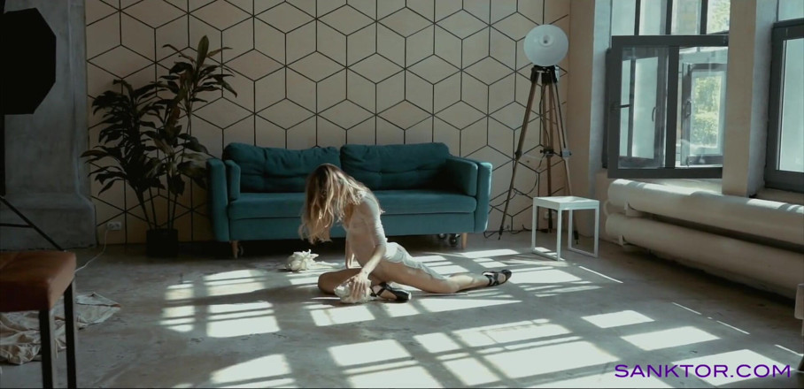 SANKTOR: Naked ballet dancer . Art erotic video.