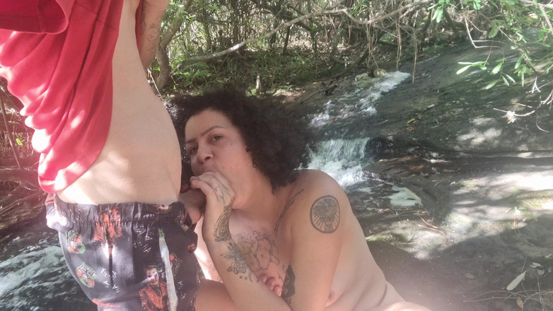 Bruxofire: 滝での冒険!