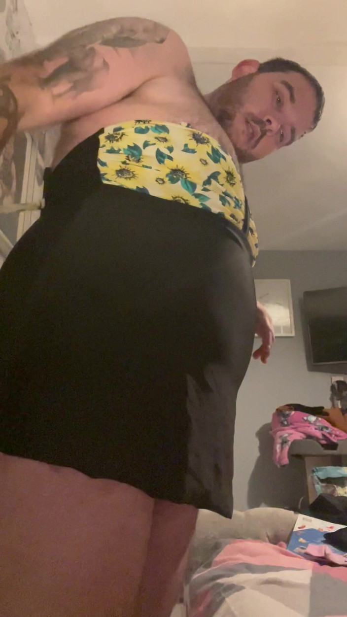 Shaun Cbt: Schwanz und ball-bondage mit crossdress zum ausgehen