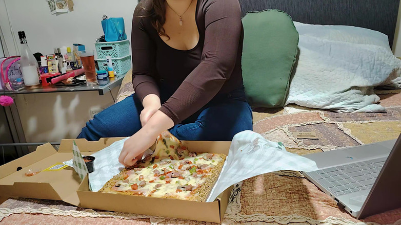 Nicole Passat: Nicole's Massive Pizza Binge: Belly Bursting Bliss