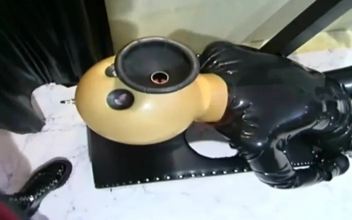 Absolute BDSM films - The original: Dominating mouth fetish in latex dress