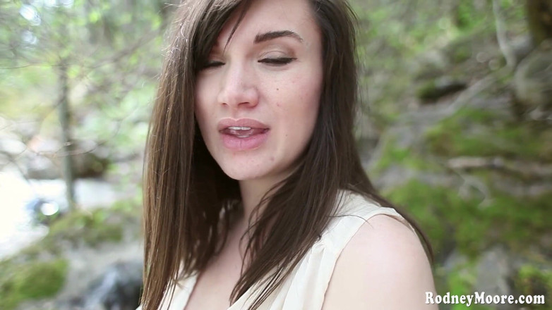 Horny Hairy Girls: Very pregnant Paris Lincoln masturbates outside