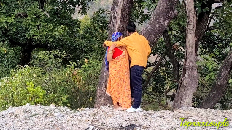 Topxxxcouple: Desi Village Bhabhi przyjemne jebanie wideo