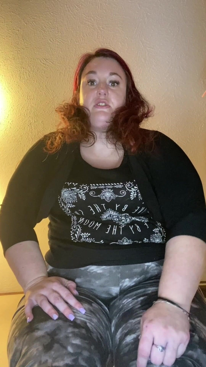 BellaBlast: Giganta descubre a Michael, el zapato pequeño (parte 1 de Shoe Tiny)