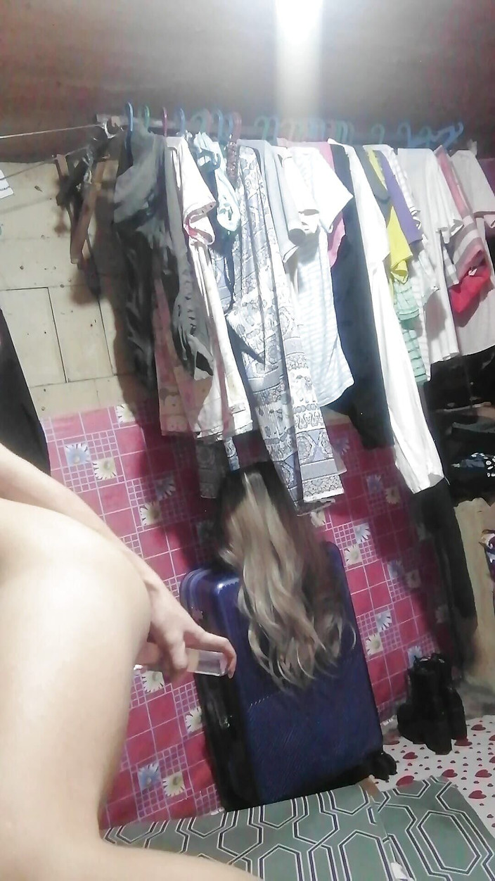 Reynaldo6: Reyna babası unta ile sikişmek ve sert sikişmek istiyor