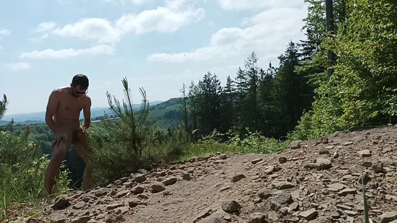 kickerscooter: Masturbacja na kamieniach